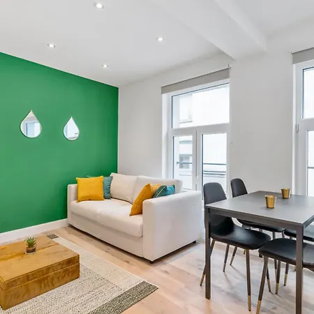 Designer - Prime Location For 4 Guests Apartment *