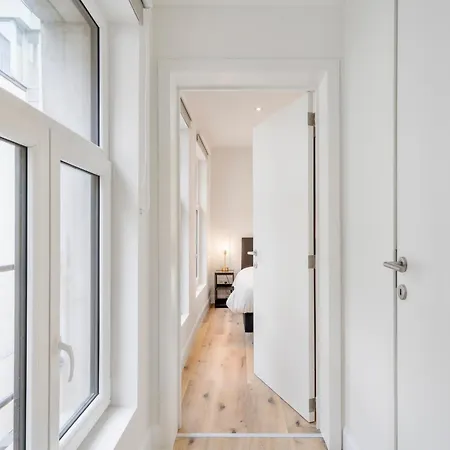 Designer - Prime Location For 4 Guests